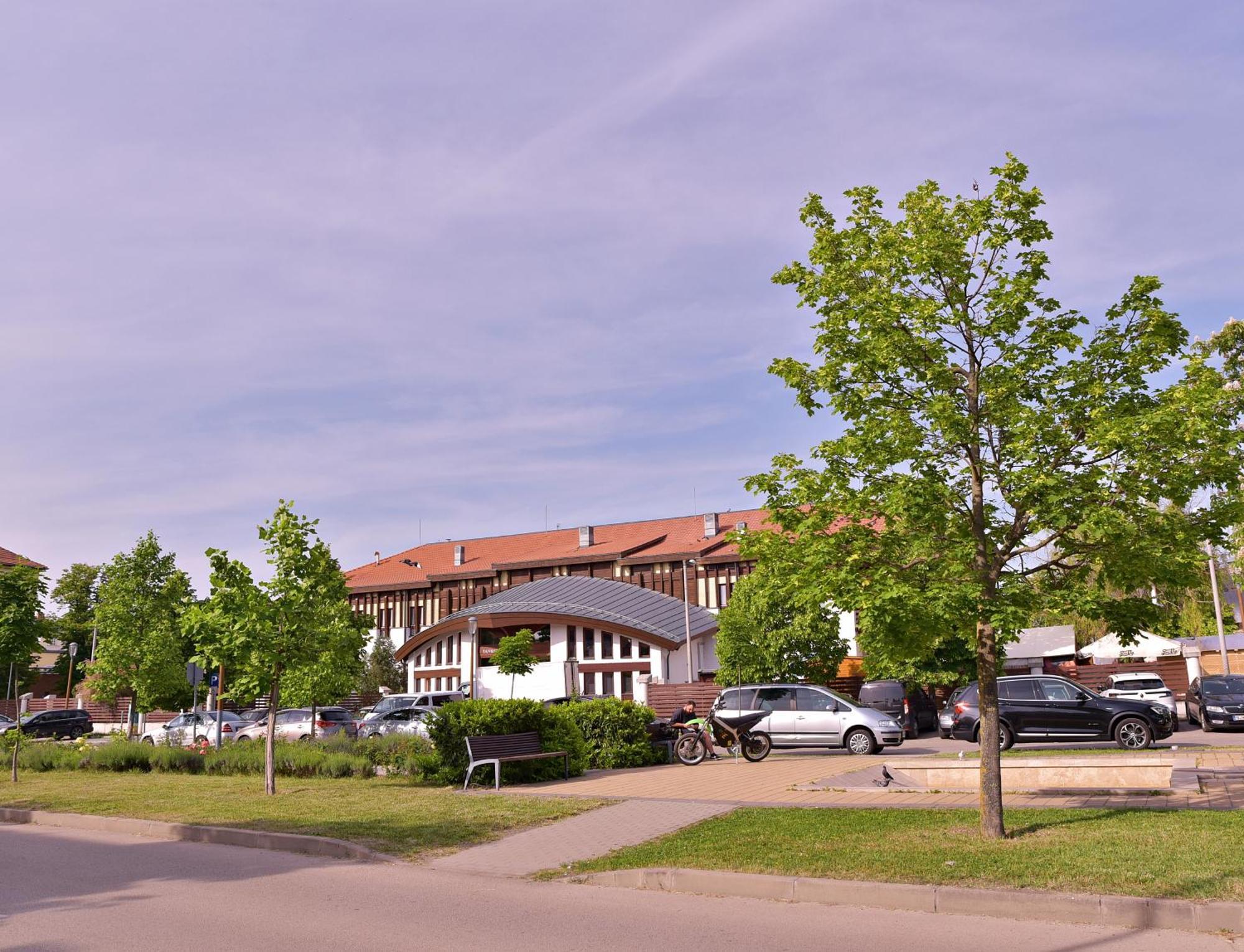 Makotel Apartmanhaz Exteriör bild
