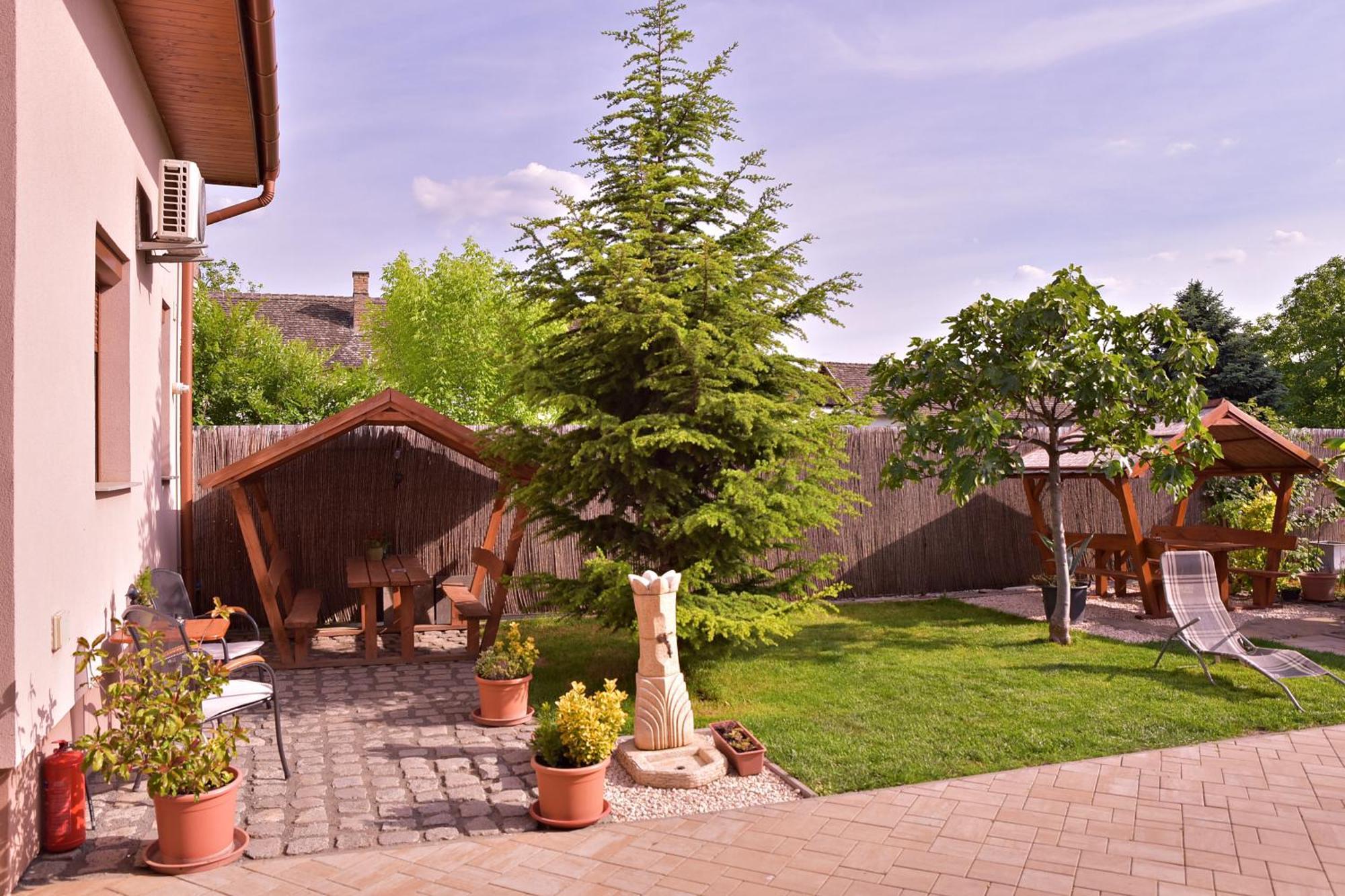 Makotel Apartmanhaz Exteriör bild