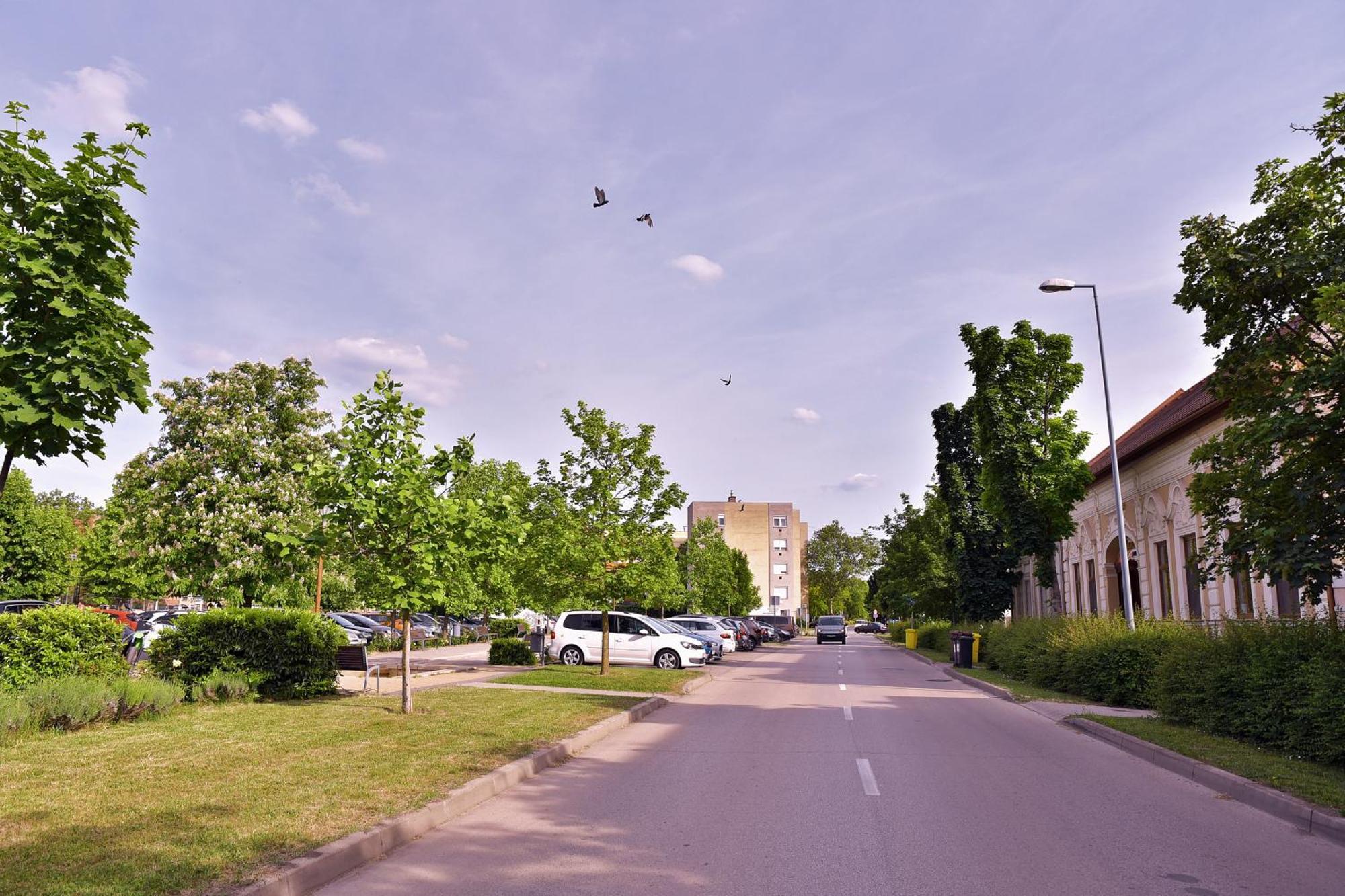 Makotel Apartmanhaz Exteriör bild