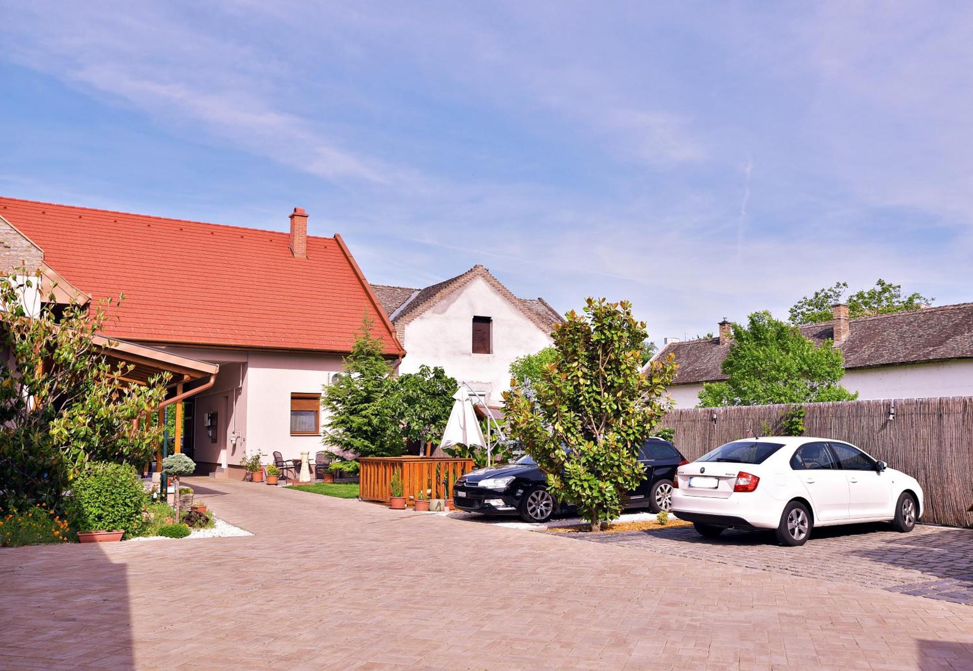 Makotel Apartmanhaz Exteriör bild
