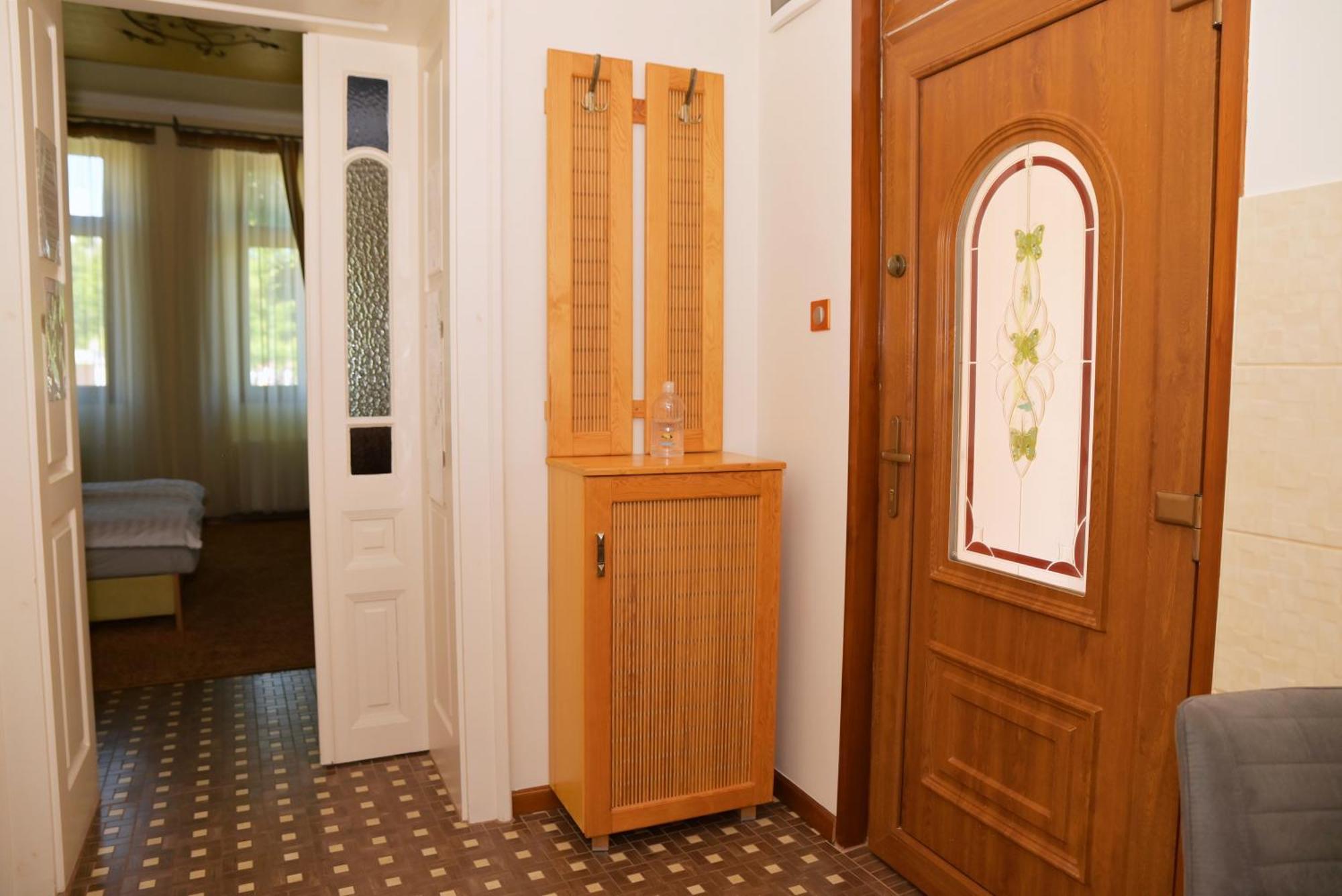 Makotel Apartmanhaz Exteriör bild