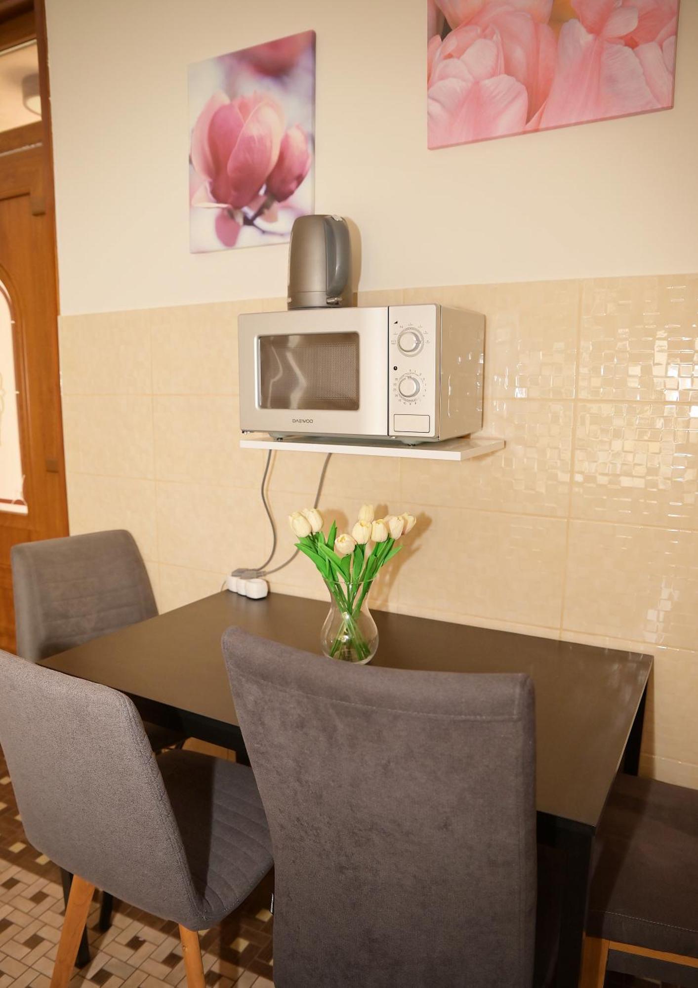 Makotel Apartmanhaz Exteriör bild