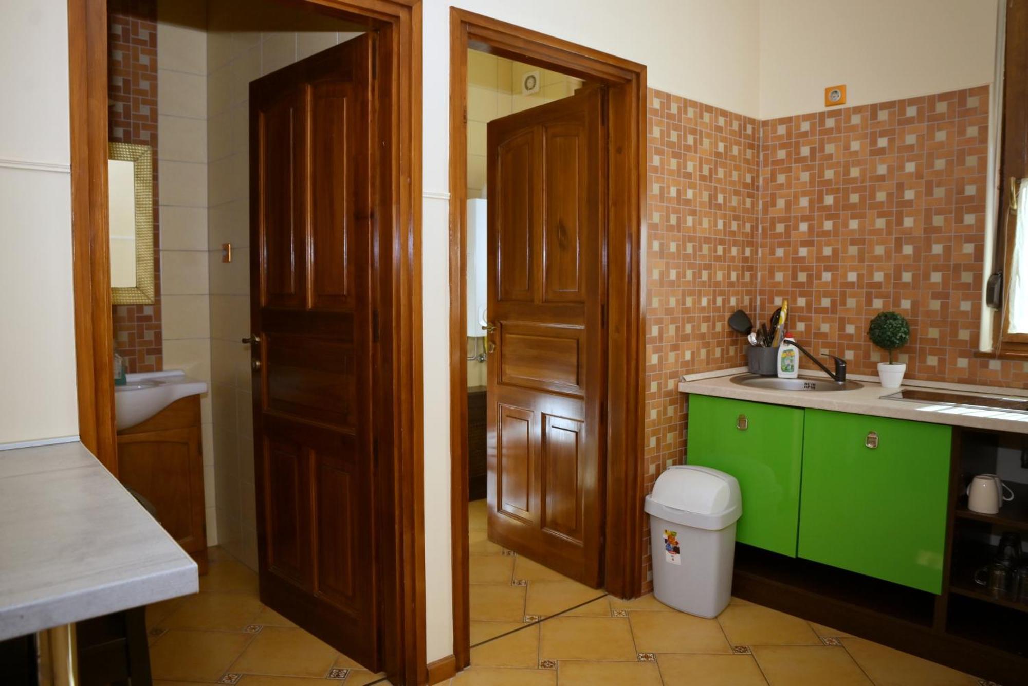Makotel Apartmanhaz Exteriör bild