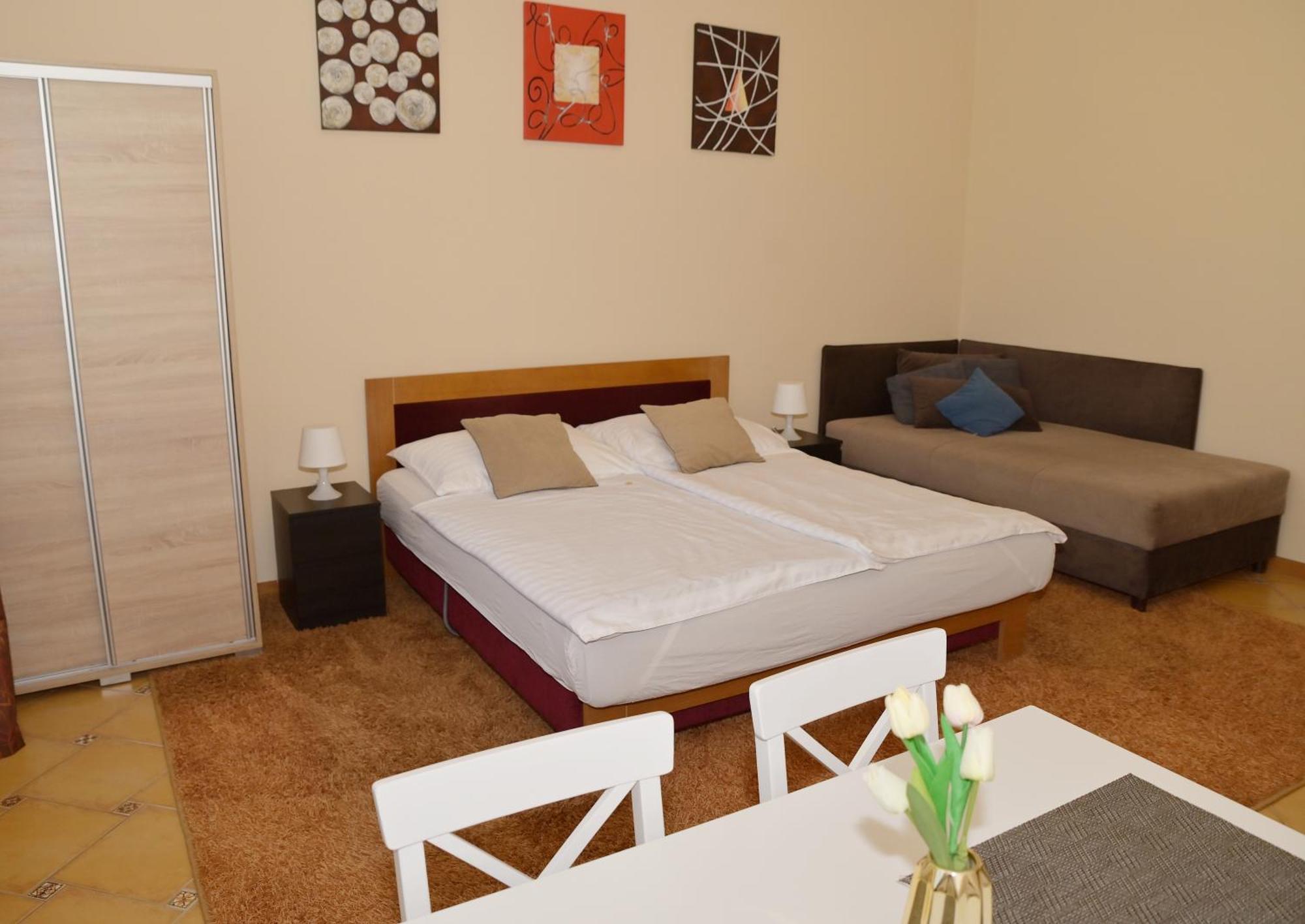 Makotel Apartmanhaz Exteriör bild