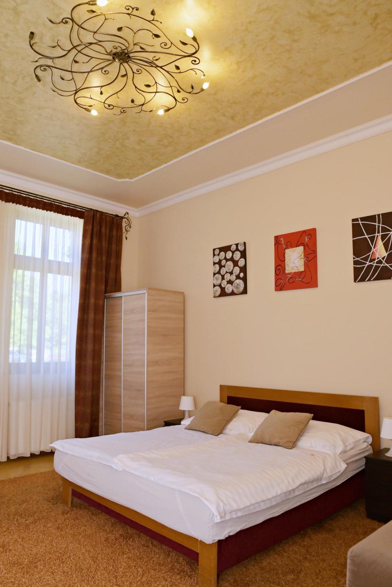 Makotel Apartmanhaz Exteriör bild
