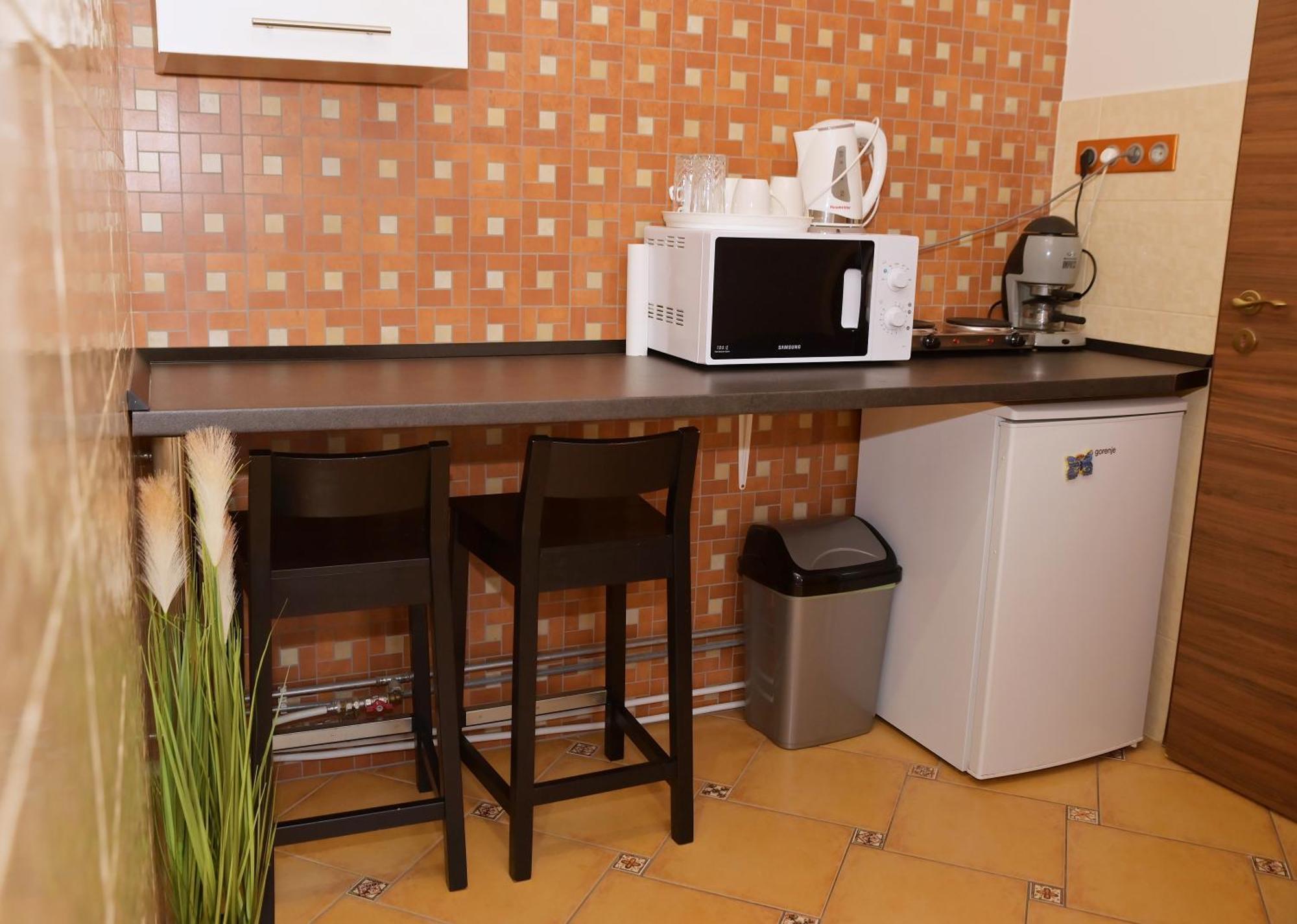 Makotel Apartmanhaz Exteriör bild