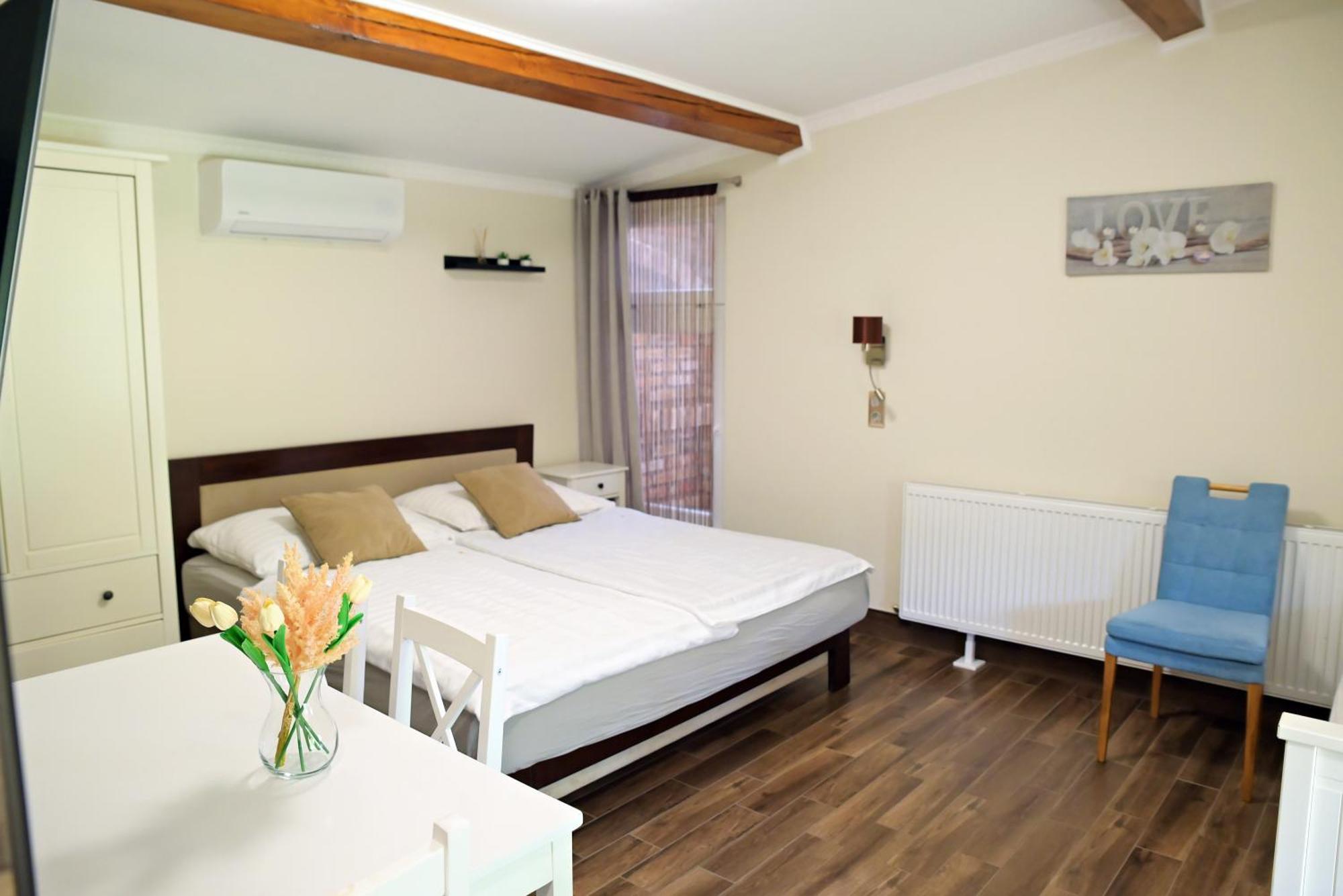 Makotel Apartmanhaz Exteriör bild